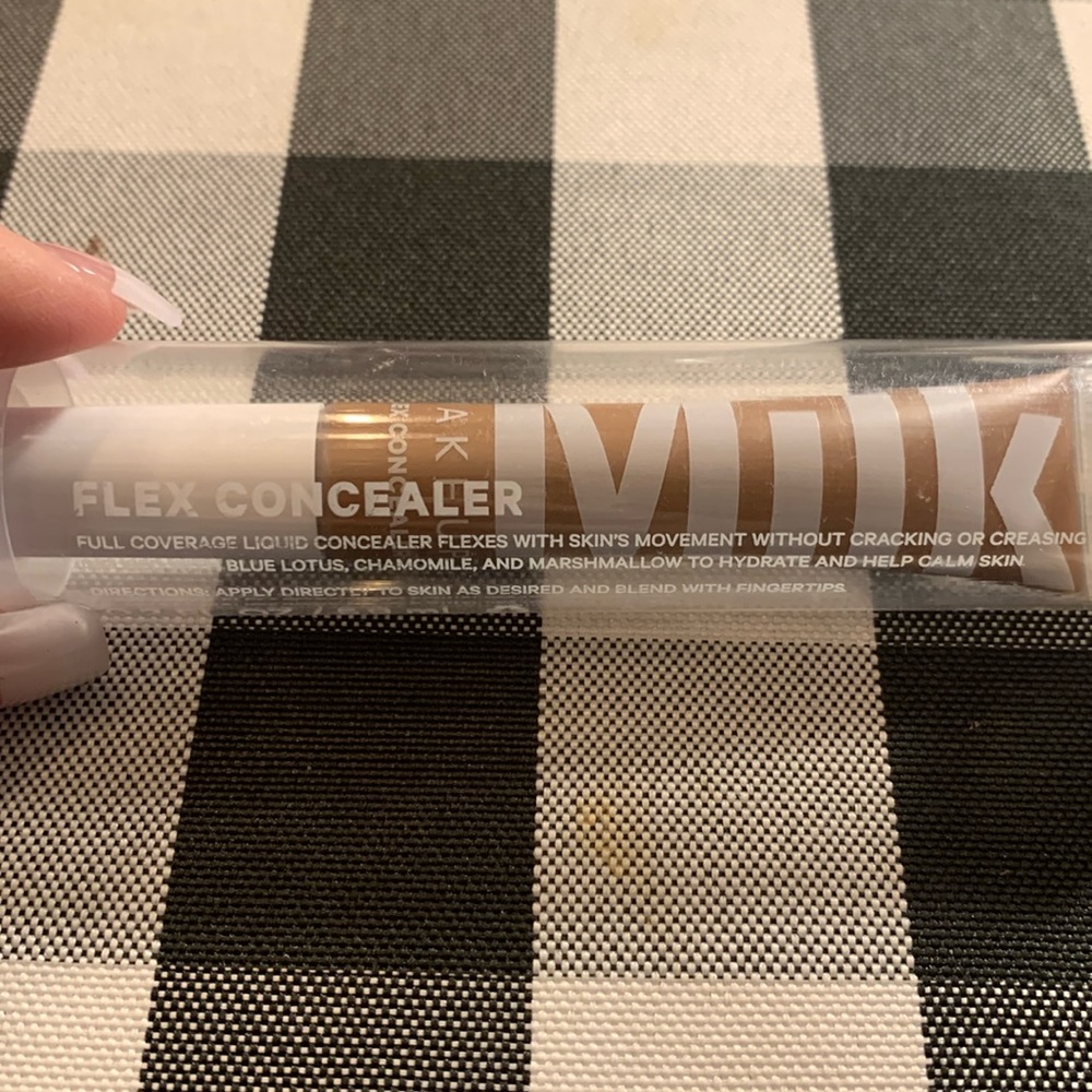 Milk Makeup Tan Flex Concealer